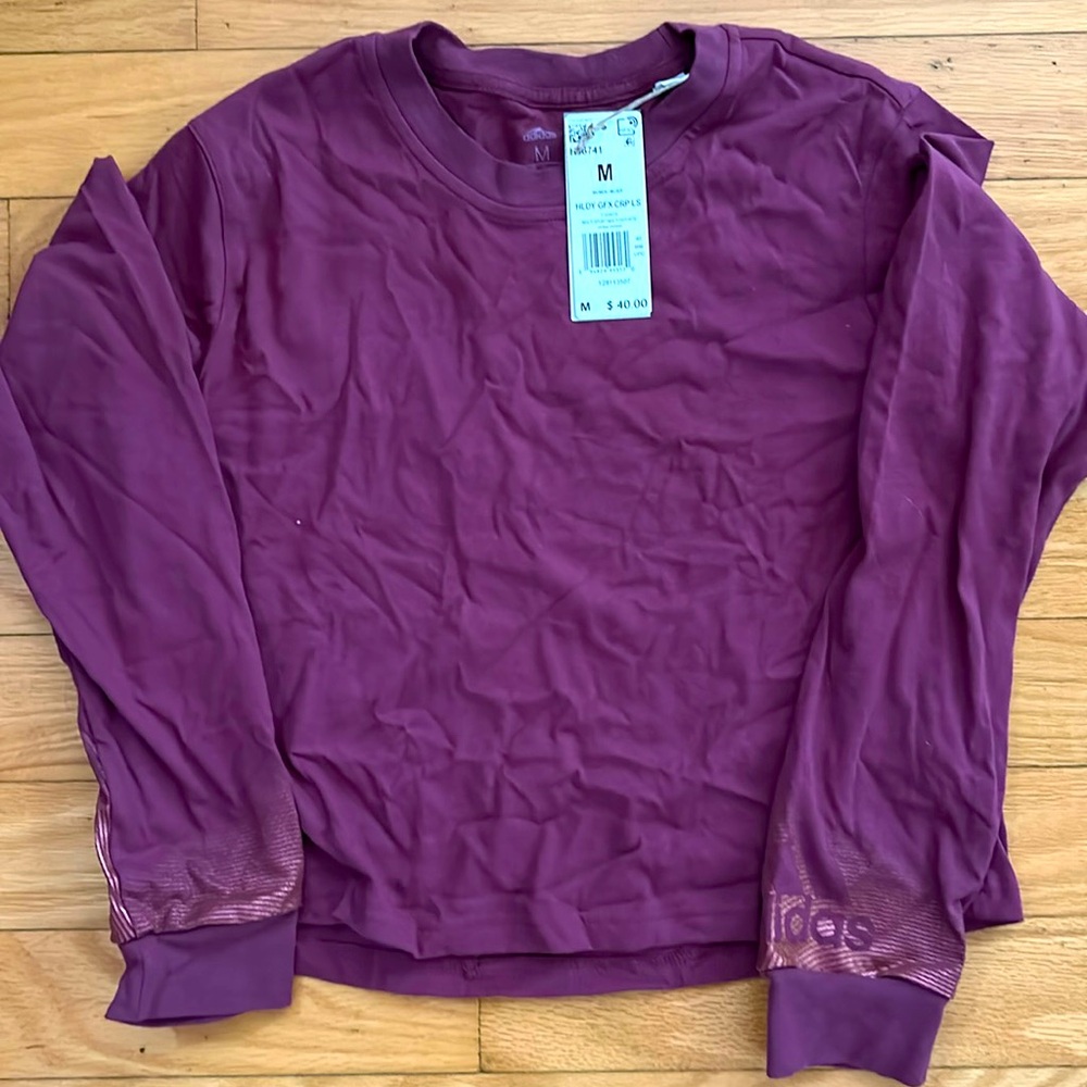 BNWT women’s Adidas, long sleeve crop top size medium